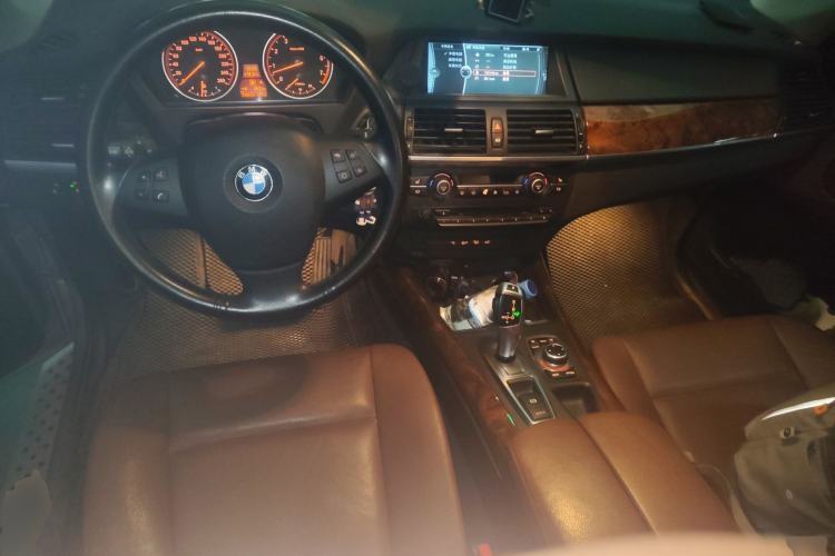 Used BMW X5 2011 xDrive35i Leading Model Center Console