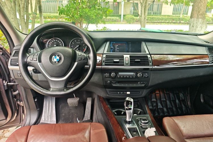 Used BMW X5 2011 xDrive35i Luxury Edition Center Console
