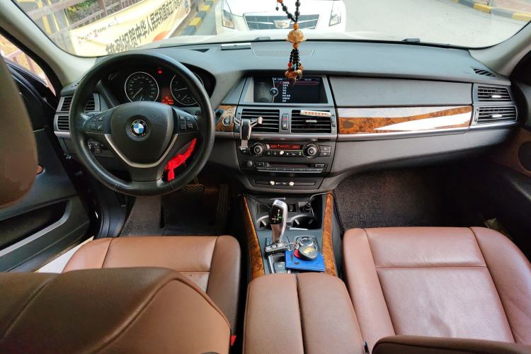 Used BMW X5 2011 xDrive35i Luxury Model Center Console