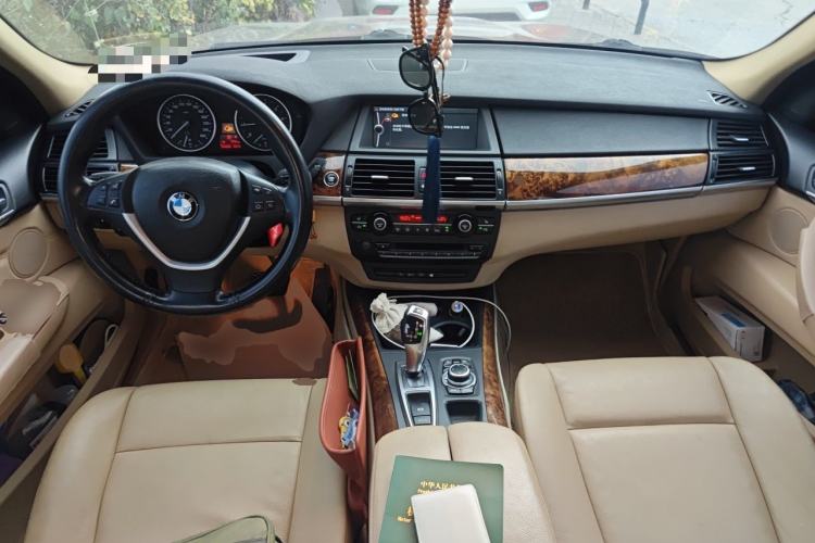 Used BMW X5 2011 xDrive35i Luxury Model Center Console