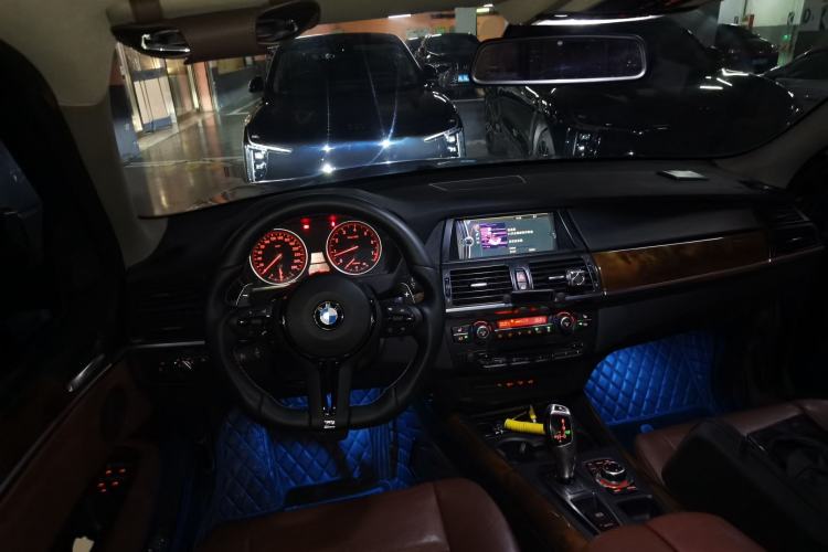 Used BMW X5 2011 xDrive35i Leading Model Center Console