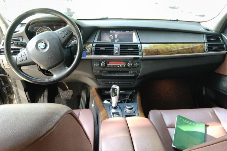 Used BMW X5 2011 xDrive35i Leading Model Center Console