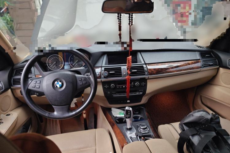 Used BMW X5 2011 xDrive35i Leading Model Center Console