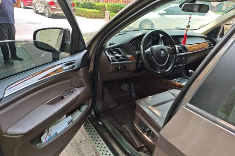 Used BMW X5 2011 xDrive35i Luxury Model Driver Seat