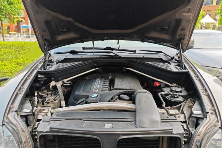 Used BMW X5 2011 xDrive35i Leading Model Engine Bay