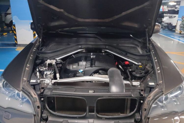 Used BMW X5 2011 xDrive35i Leading Model Engine Bay