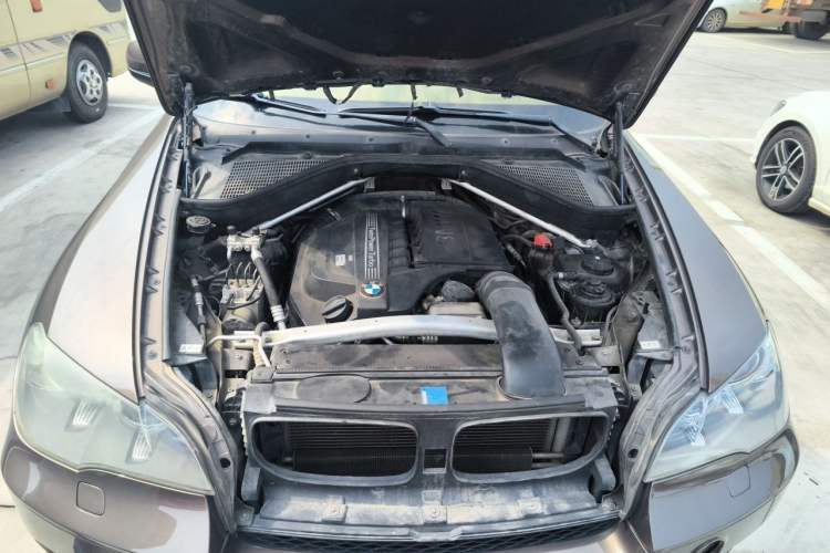 Used BMW X5 2011 xDrive35i Luxury Model Engine Bay