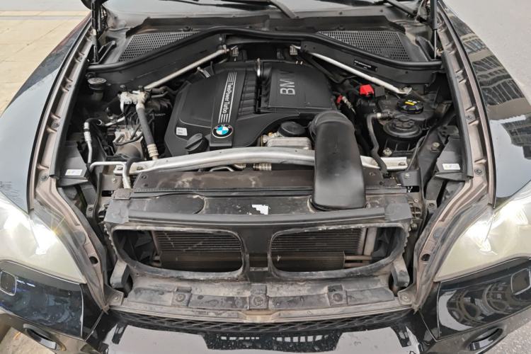Used BMW X5 2011 xDrive35i Leading Model Engine Bay