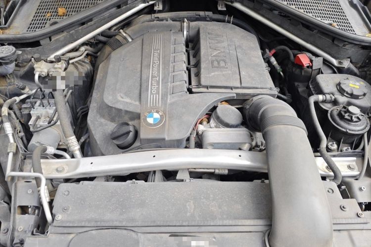 Used BMW X5 2011 xDrive35i Leading Model Engine Bay