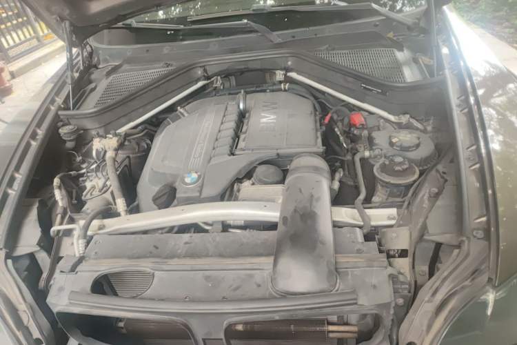 Used BMW X5 2011 xDrive35i Leading Model Engine Bay