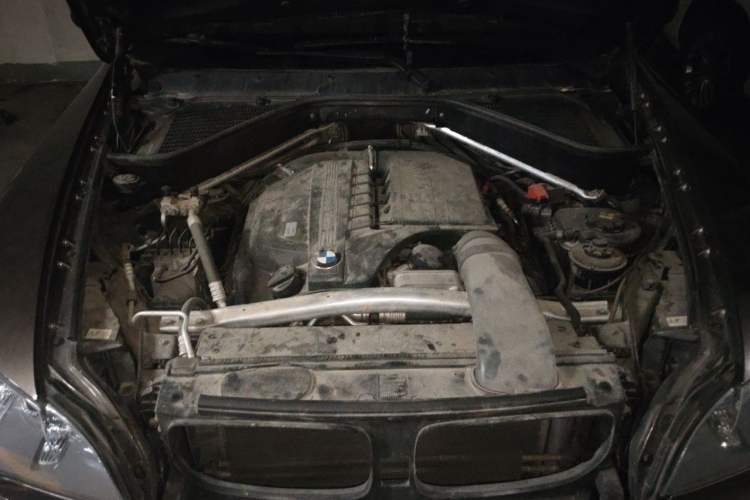 Used BMW X5 2011 xDrive35i Leading Model Engine Bay