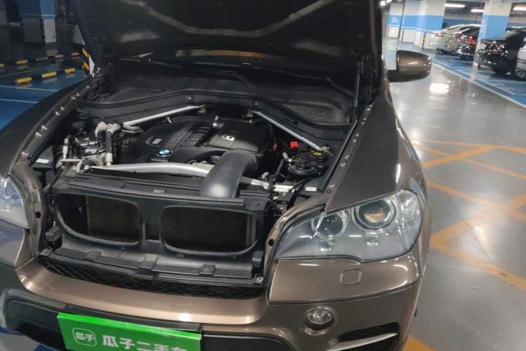 Used BMW X5 2011 xDrive35i Leading Model Engine Bay Left