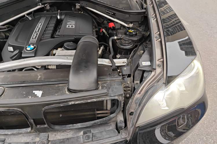 Used BMW X5 2011 xDrive35i Leading Model Engine Bay Left