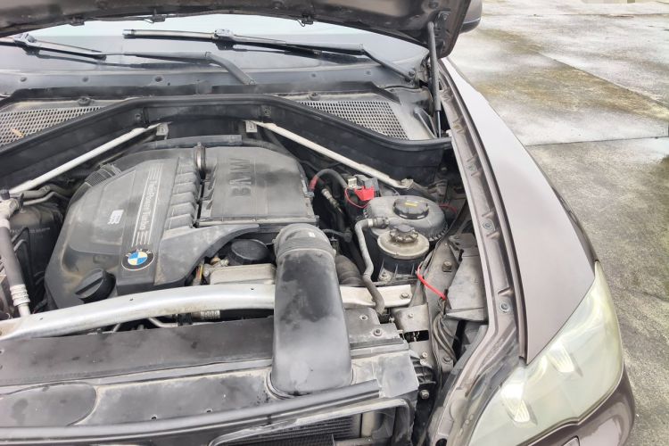 Used BMW X5 2011 xDrive35i Luxury Model Engine Bay Left