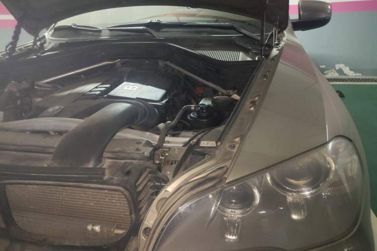 Used BMW X5 2011 xDrive35i Leading Model Engine Bay Left