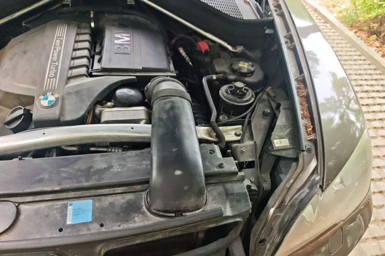 Used BMW X5 2011 xDrive35i Luxury Edition Engine Bay Left