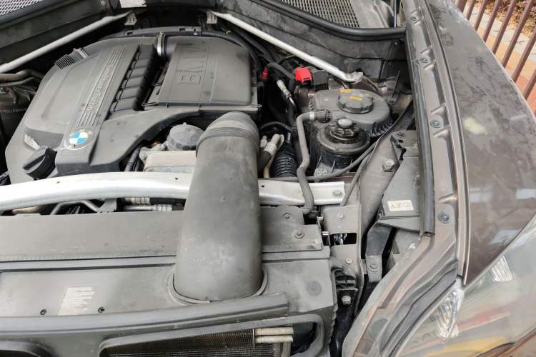 Used BMW X5 2011 xDrive35i Luxury Model Engine Bay Left