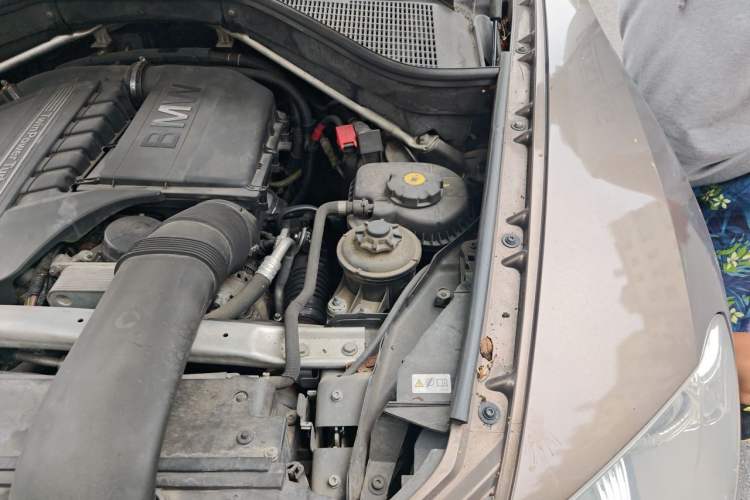 Used BMW X5 2011 xDrive35i Leading Model Engine Bay Left