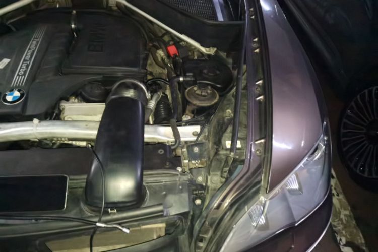 Used BMW X5 2011 xDrive35i Leading Model Engine Bay Left