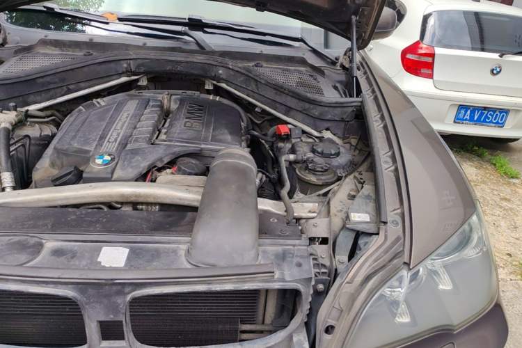 Used BMW X5 2011 xDrive35i Leading Model Engine Bay Left