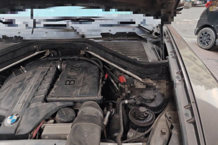 Used BMW X5 2011 xDrive35i Leading Model Engine Bay Left