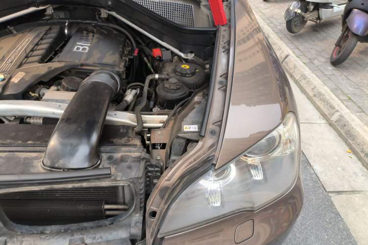 Used BMW X5 2011 xDrive35i Luxury Model Engine Bay Left