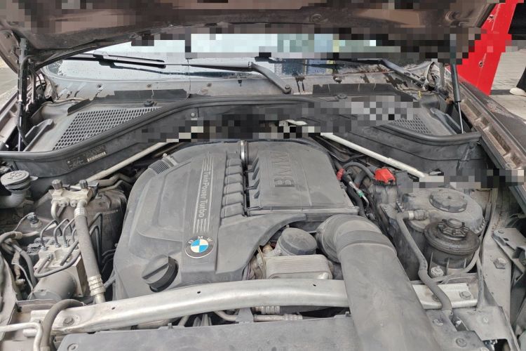 Used BMW X5 2011 xDrive35i Leading Model Engine Bay