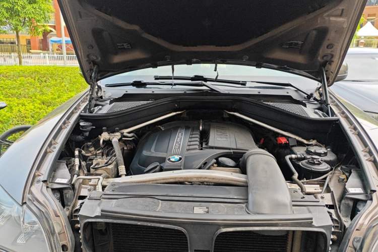 Used BMW X5 2011 xDrive35i Leading Model Engine Bay Right
