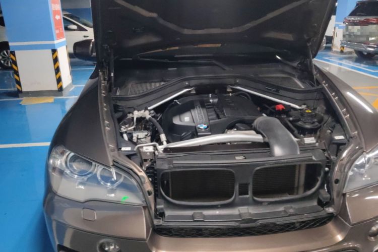 Used BMW X5 2011 xDrive35i Leading Model Engine Bay Right