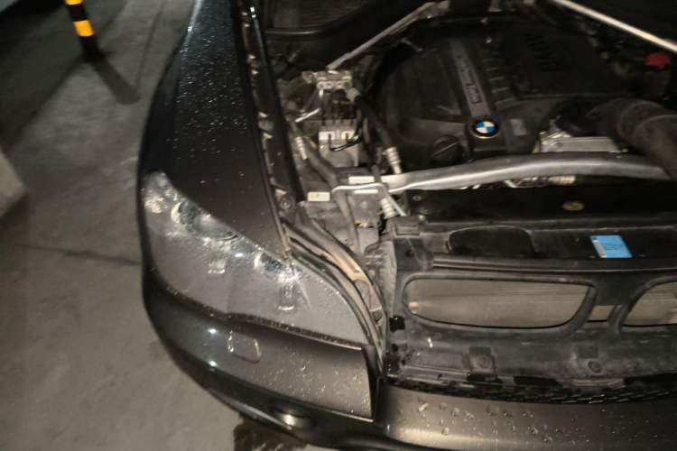 Used BMW X5 2011 xDrive35i Leading Model Engine Bay Right