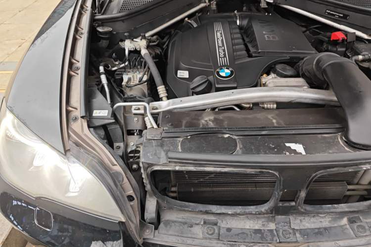 Used BMW X5 2011 xDrive35i Leading Model Engine Bay Right