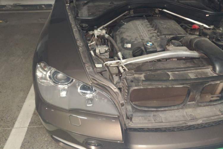 Used BMW X5 2011 xDrive35i Leading Model Engine Bay Right