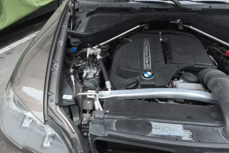 Used BMW X5 2011 xDrive35i Luxury Model Engine Bay Right