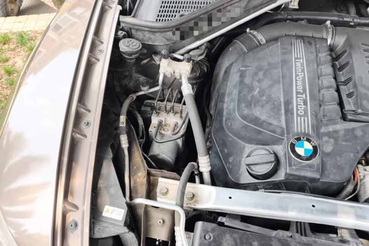 Used BMW X5 2011 xDrive35i Leading Model Engine Bay Right