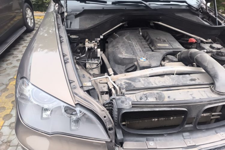 Used BMW X5 2011 xDrive35i Leading Model Engine Bay Right