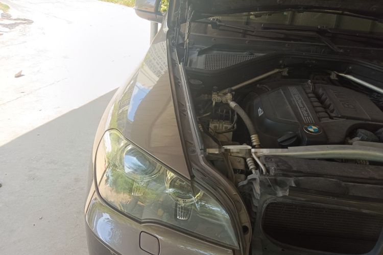 Used BMW X5 2011 xDrive35i Leading Model Engine Bay Right