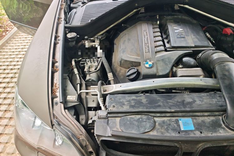 Used BMW X5 2011 xDrive35i Luxury Edition Engine Bay Right