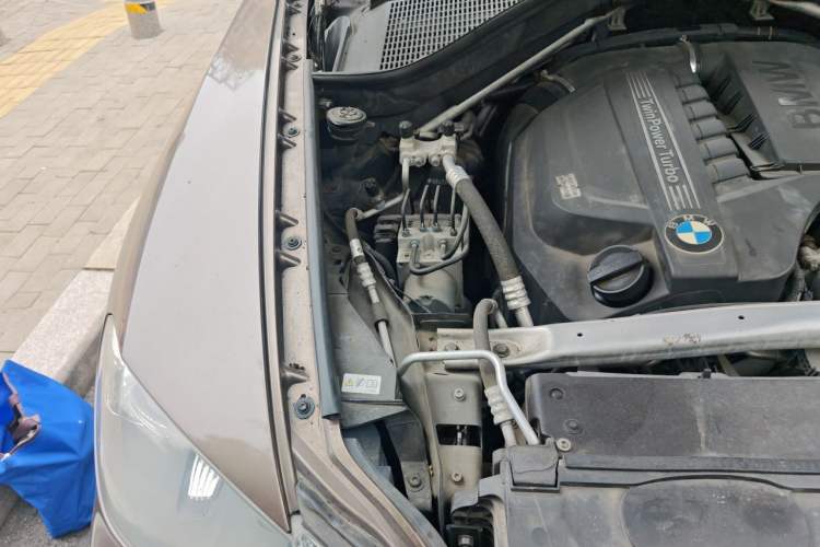 Used BMW X5 2011 xDrive35i Leading Model Engine Bay Right