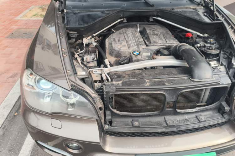 Used BMW X5 2011 xDrive35i Leading Model Engine Bay Right