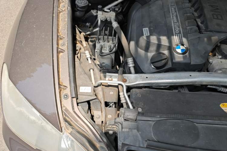 Used BMW X5 2011 xDrive35i Luxury Model Engine Bay Right