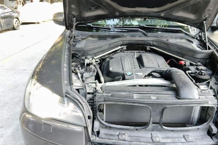 Used BMW X5 2011 xDrive35i Leading Model Engine Bay Right