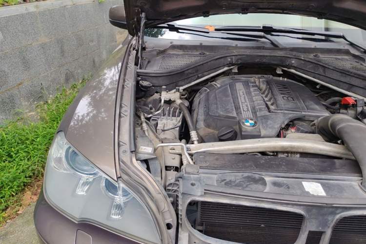 Used BMW X5 2011 xDrive35i Leading Model Engine Bay Right