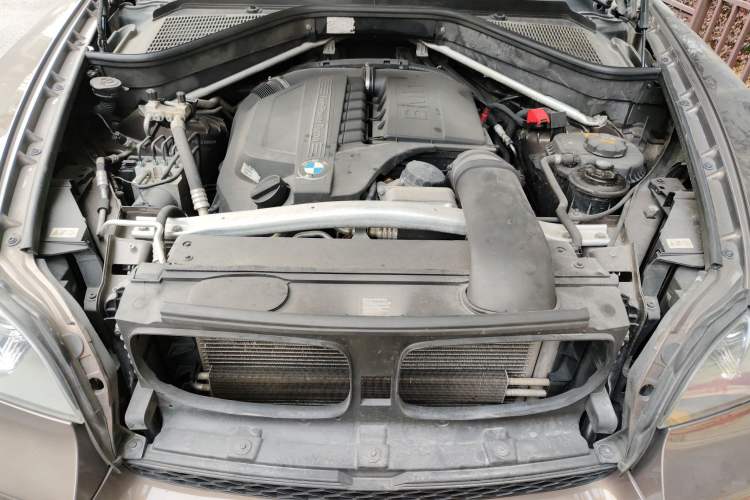 Used BMW X5 2011 xDrive35i Luxury Model Engine Bay