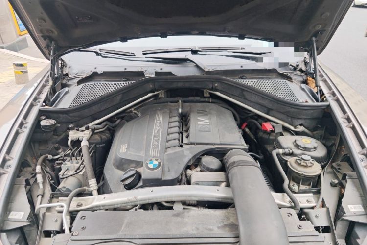 Used BMW X5 2011 xDrive35i Leading Model Engine Bay