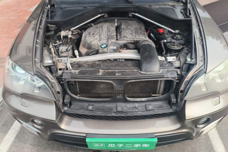 Used BMW X5 2011 xDrive35i Leading Model Engine Bay