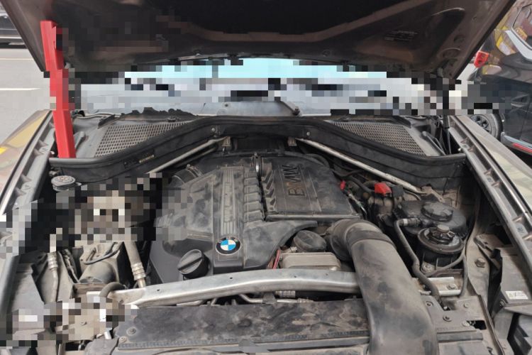 Used BMW X5 2011 xDrive35i Leading Model Engine Bay