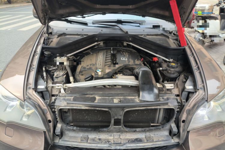 Used BMW X5 2011 xDrive35i Luxury Model Engine Bay