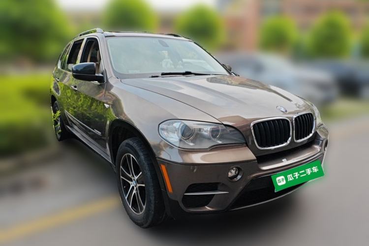 Used BMW X5 2011 xDrive35i Leading Model Front Right 45 Deg