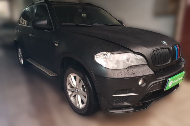 Used BMW X5 2011 xDrive35i Leading Model Front Right 45 Deg