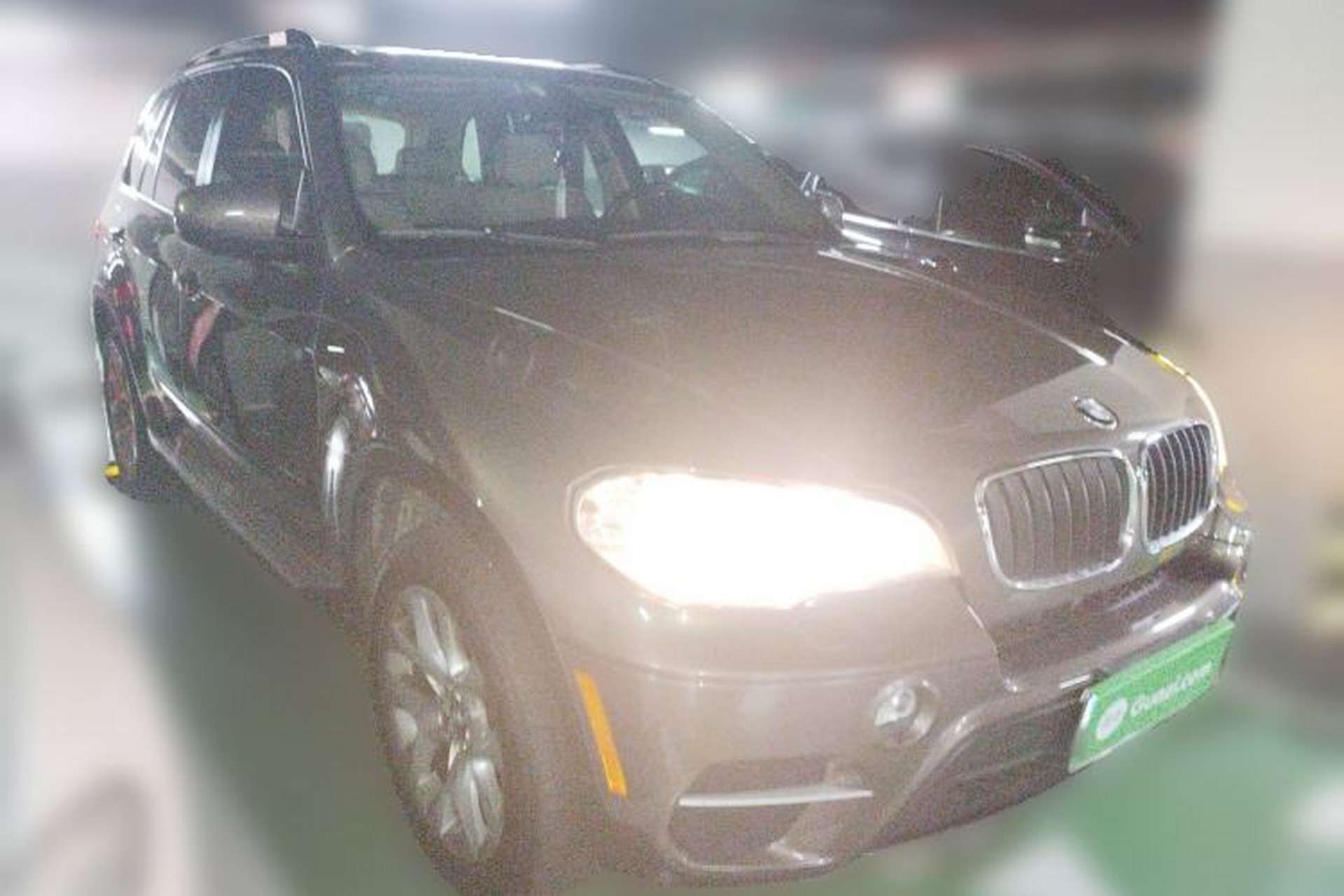 Used BMW X5 2011 xDrive35i U.S. specification Front Right 45 Deg